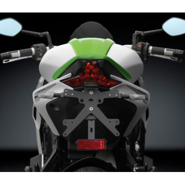 Porta Targa Regolabile Omologato RIZOMA linea FOX con luce targa LED e Catadiottro Specifico per KAWASAKI  Z 1000 (2014>)