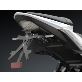 Porta Targa Regolabile Omologato RIZOMA linea FOX con luce targa LED e Catadiottro Specifico per SUZUKI GSR 750 (2011>) - GSX-S 750 (2010>)