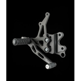 Pedane regolabili con poggiapiede fisso Lightech SUZUKI GSX R 600/750 (2006-2010)