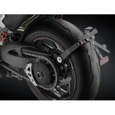 Porta Targa Regolabile Monobraccio Omologato RIZOMA con luce targa LED e Catadiottro specifico per  TRIUMPH  SPEED TRIPLE 1050 / 1050 S/R (2016-2017)