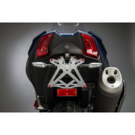 Porta Targa Regolabile LIGHTECH completo di Luce Targa e Catadiottro per YAMAHA T-MAX 530 (2017>)